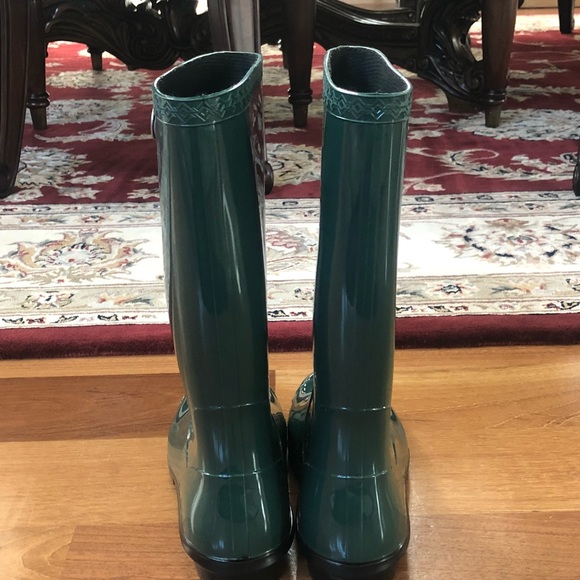 Authentic UGG rain boots size 9 - Picture 4 of 6